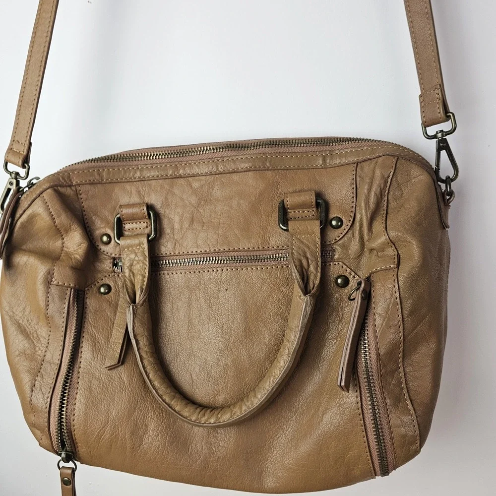 Lucky Brand Tan Brown Leather Satchel‎ Shoulder Crossbody Bag Purse Zip Medium